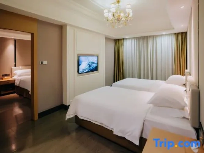 1 Bedroom Deluxe Family room with city view