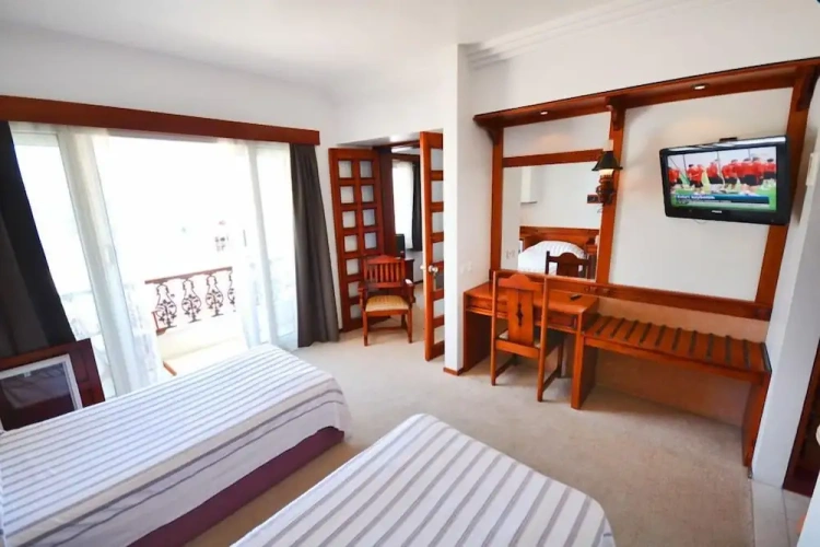 Suite with balcony and with sea view