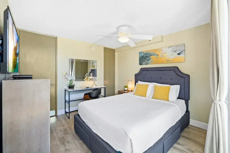 Pacific Monarch - 1 BR - Ocean & City Views