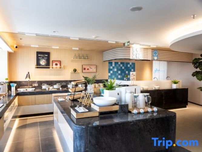YUNIK E-sports Hotel