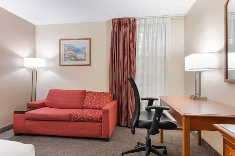 Lebossier Hotel
