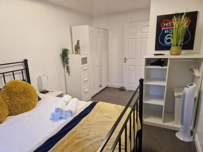2-bedroom apartment *NR CITY CENTRE WITH PARKING*