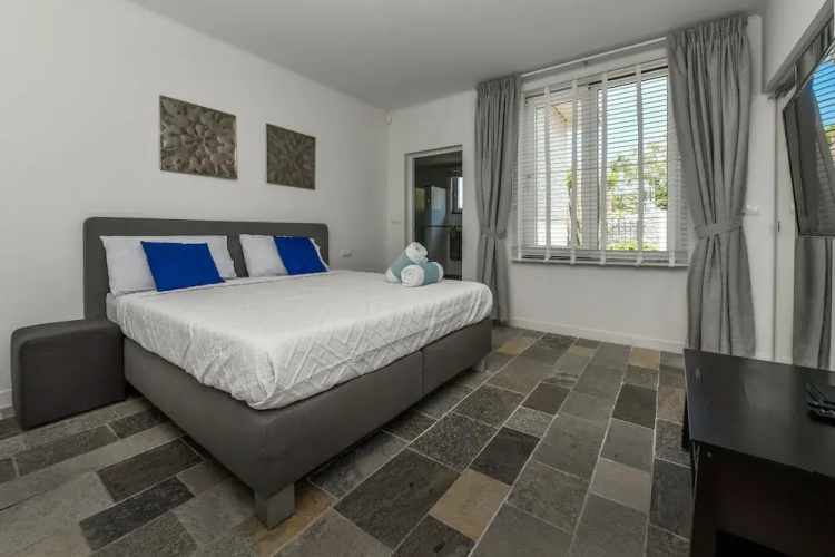 180 Ocean View 2 min to Beach Jacuzzi
