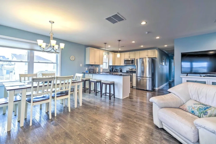 3 Bedrooms Apartment