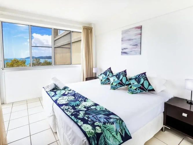 3 Bedrooms Apartment