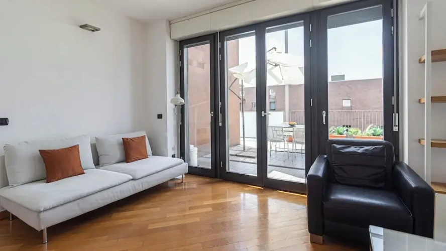 2 Bedrooms Apartment