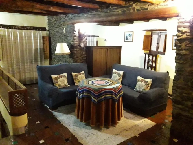 2 Bedrooms Cottage