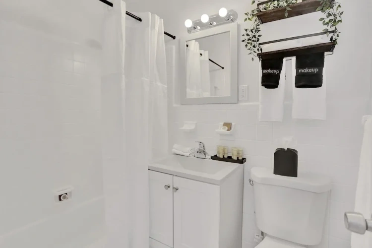 1 Bedroom Comfort Apartment with courtyard view