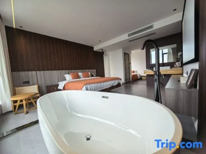 Standard Twin Family room with view