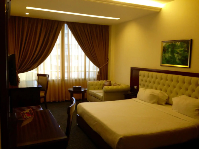 MidTown Hotel & Suites
