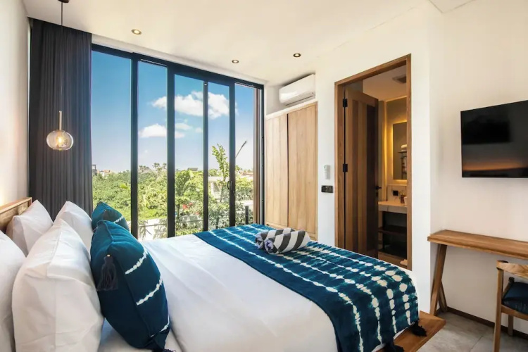 Stylish 5BR Beach Villa, 200m in Boho Canggu