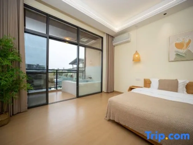 Standard Twin room with balcony