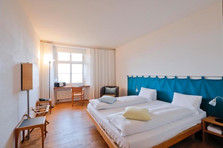 Standard Double room with lake view