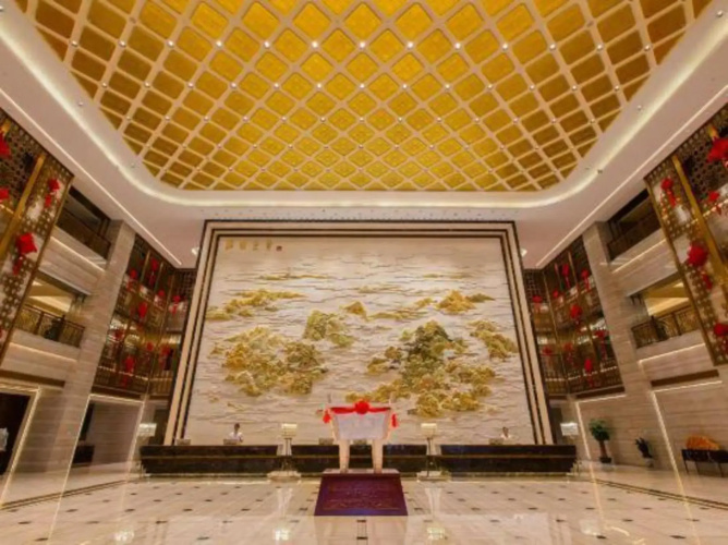 Royale Tower Hotel