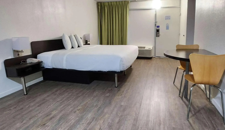 Motel 6 Columbus, GA - Downtown