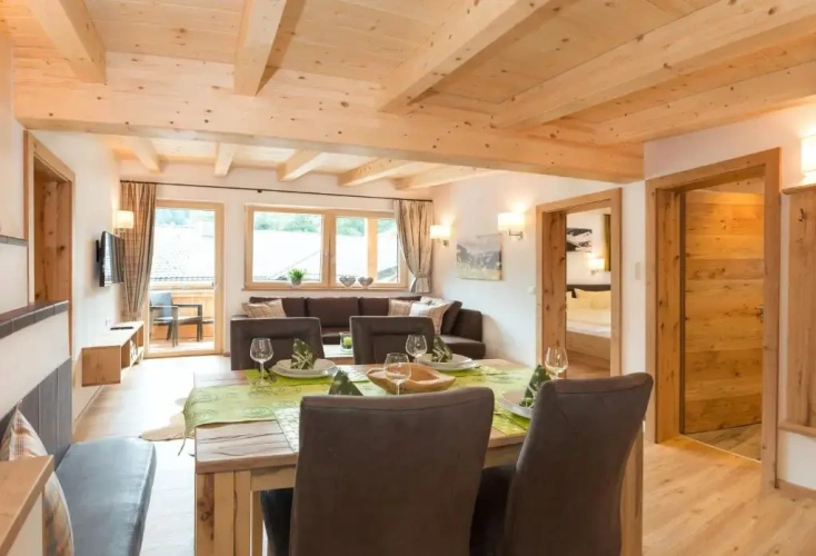 2 Bedrooms Apartment