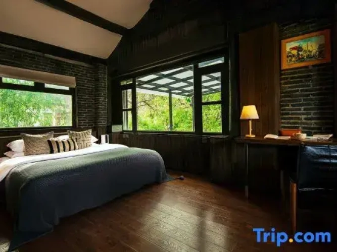 Double Suite with courtyard view