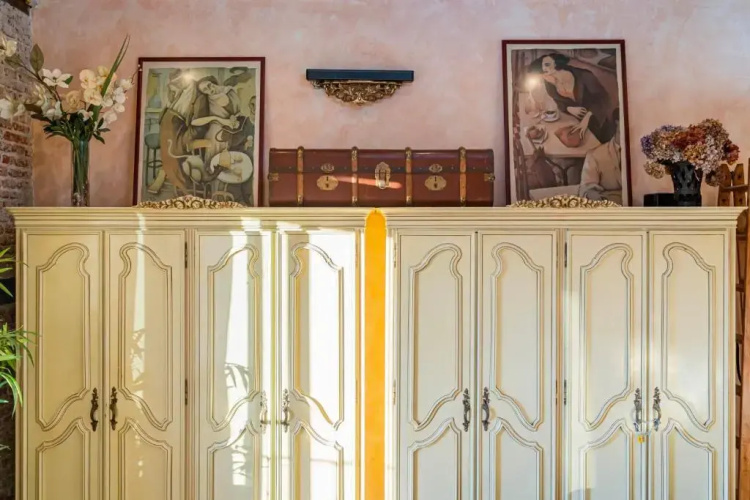 1851: Exceptional 19th century studio in Madrid
