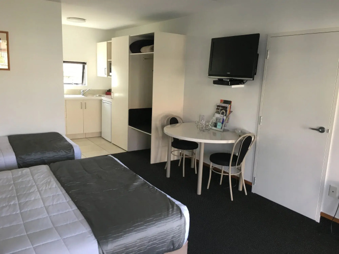 Palms Motel