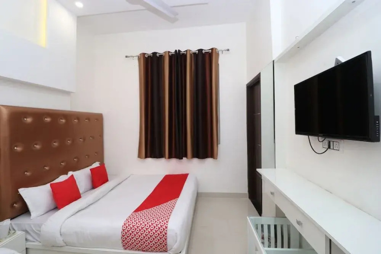 OYO 27989 Shingari Inn