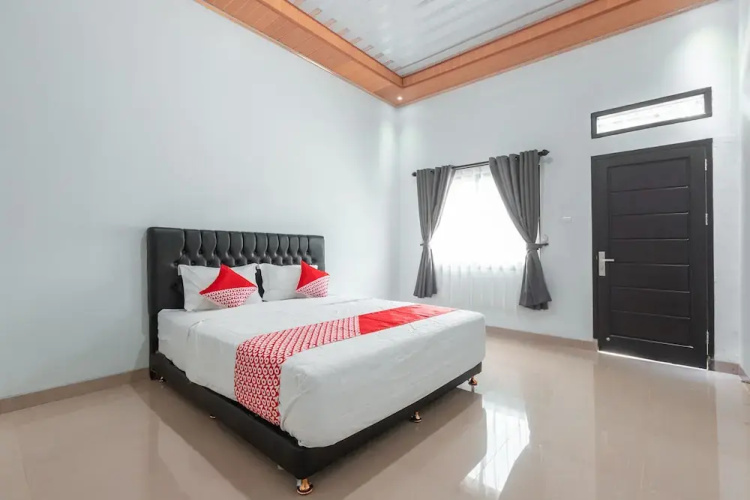 OYO 2306 Trans Hotel