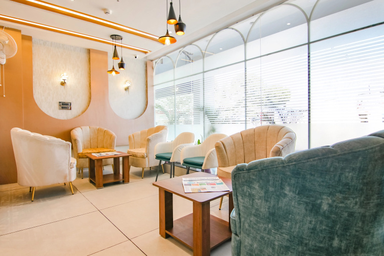 Fabhotel Prime The Eminence