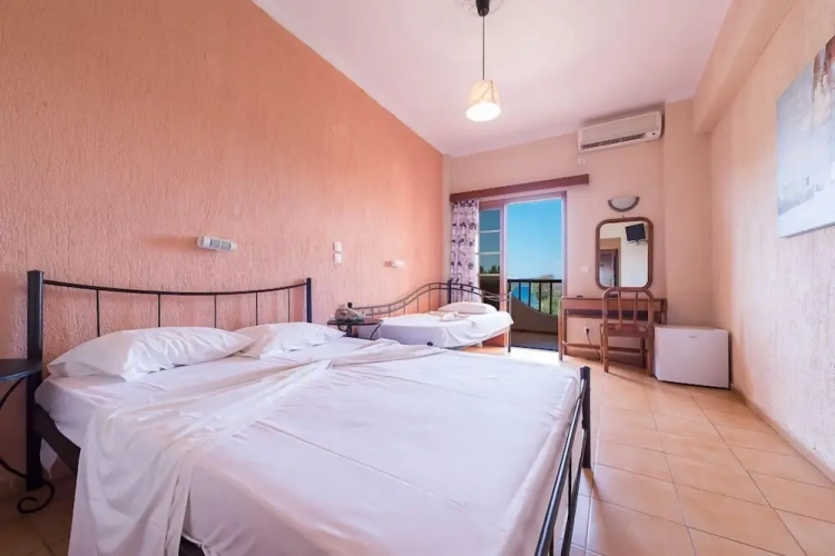 Standard Triple room with balcony and with mountain view
