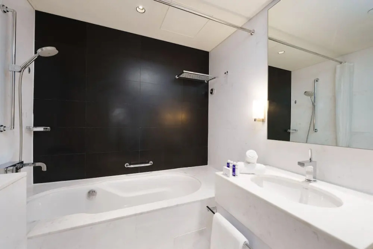 Maison Privee - Dazzling Studio w/ Direct Burj Khalifa Views