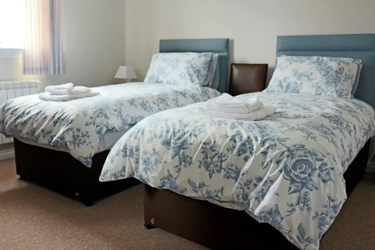 3 Bedrooms Cottage