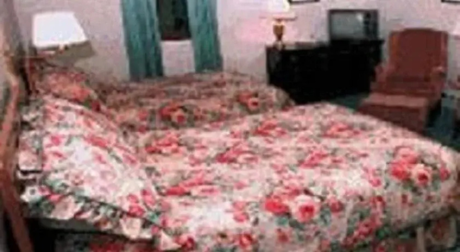 Season Pass Inn