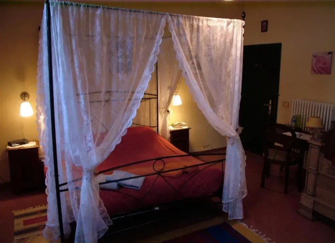 Standard Triple room with view