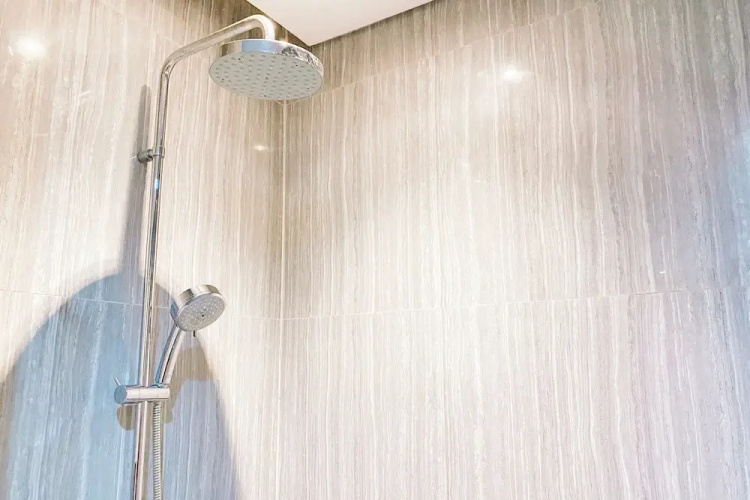 Spacious Studio Apartment at Capitol Suites