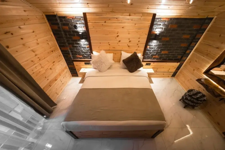 Deluxe room with balcony and with mountain view