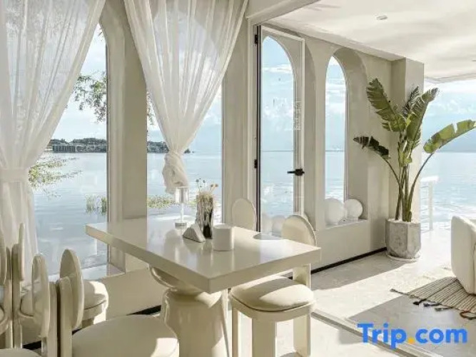 Mandi Lake View Inn Hotel Overview