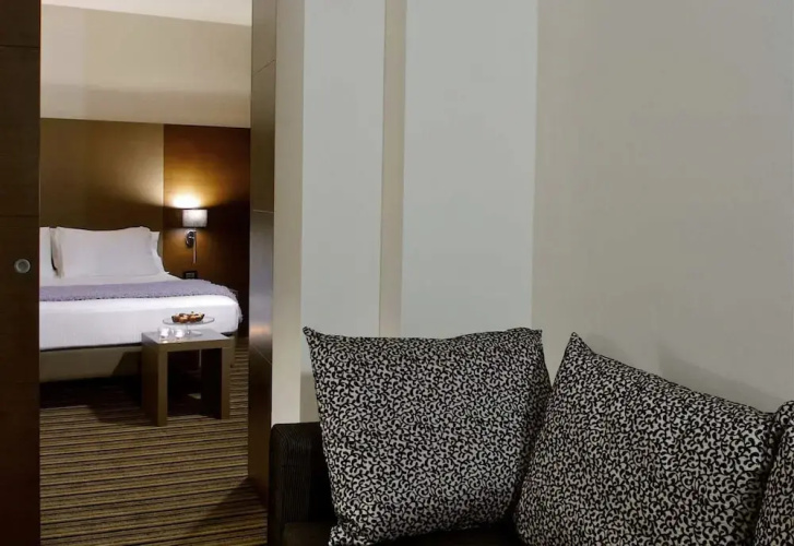 Sweet Hotel