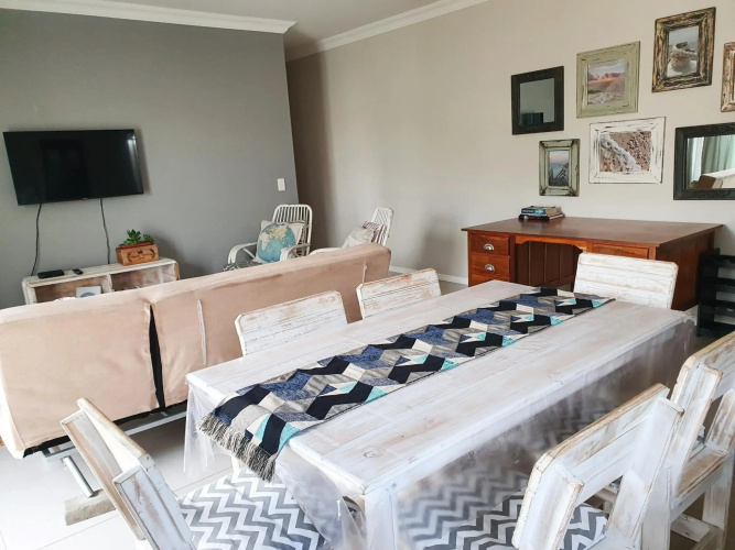 Acacia Four Seven Self-Catering