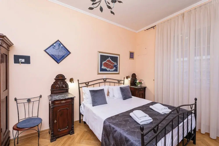 Amoret  (Private accommodation)