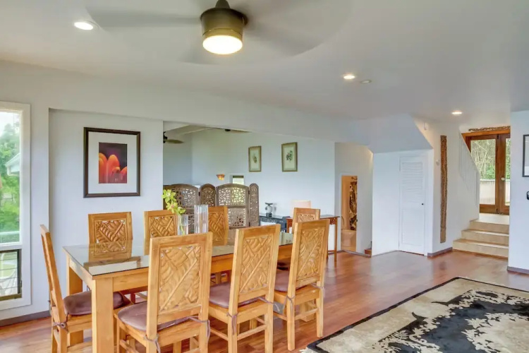 Hilo Home w/ Private Deck + Stunning Ocean Views!