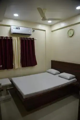 Yashraj Lodge