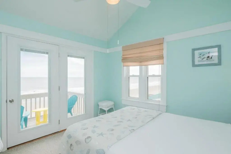 10 Conch Too by Oak Island Accommodations