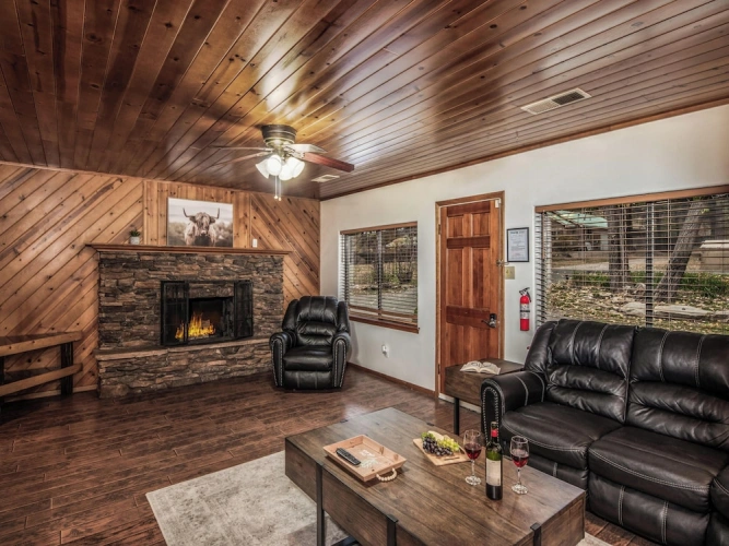 4 Bedrooms Cottage