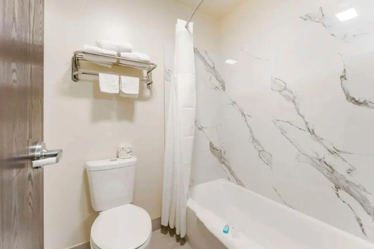 Econo Lodge Lavale