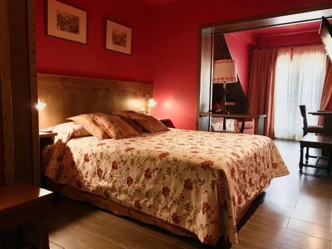 Standard Triple room with view
