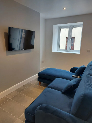 8 Eyre Square Lane
