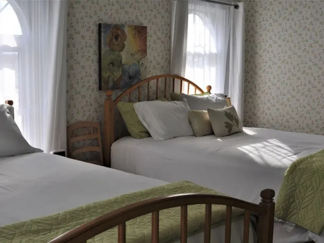 The Doctor's Inn
