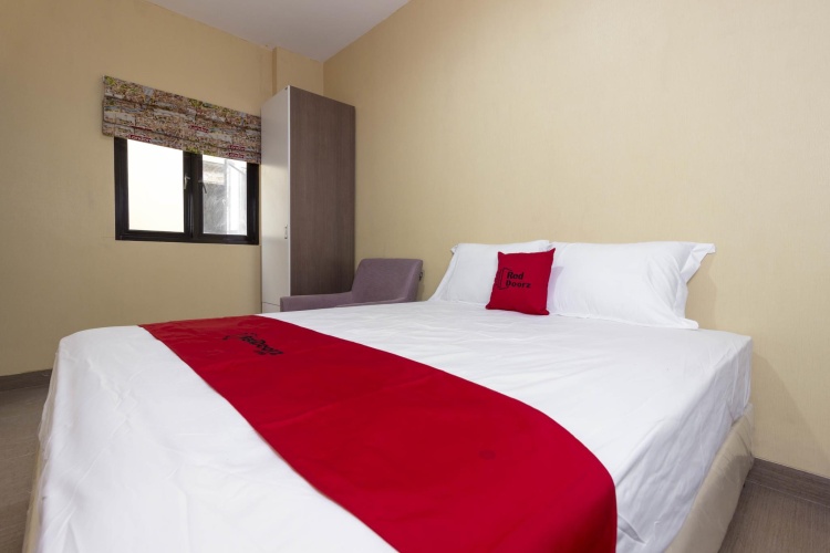 Standard Double room with partial ocean view