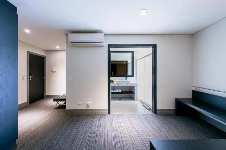 Manhattan On Floor