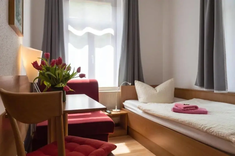 Standard Single room