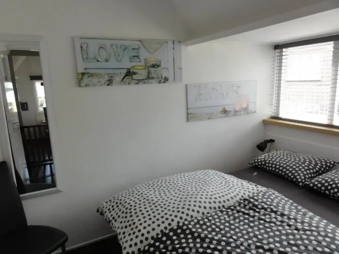 3 Bedrooms Cottage