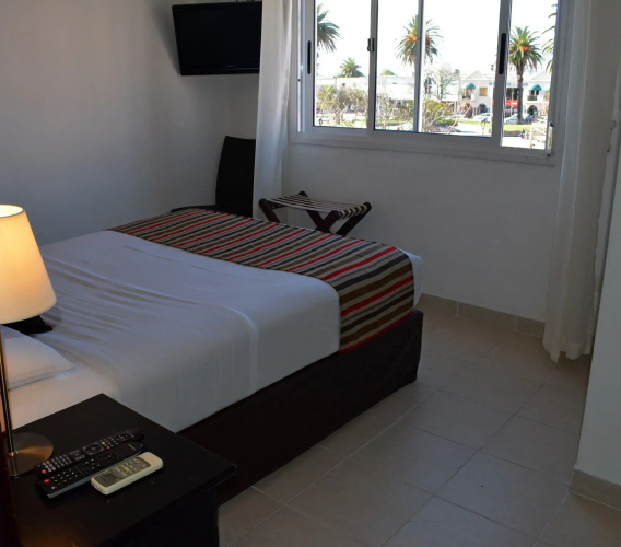 De la Plaza Hotel